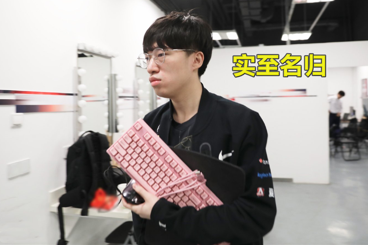 V5绝杀FPX，Crisp拿下关键大龙鏖战多局八强赛，锁定晋级资格的简单介绍