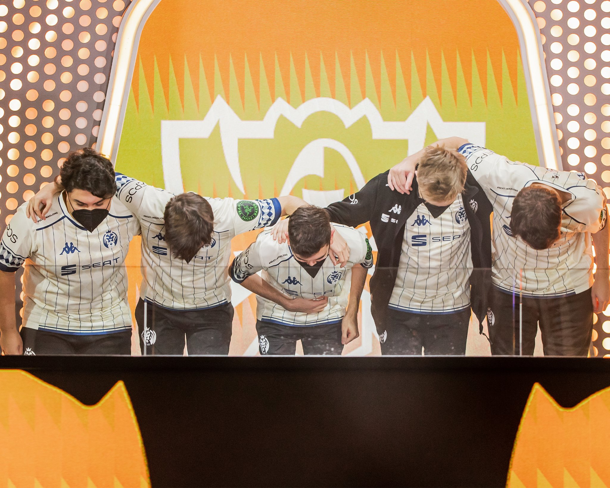 MAD力克EG,369极限生还后反打顶尖较量小组赛,让粉丝疯狂欢呼 MAD力克EG,369极限生还后反打顶尖较量小组赛,让粉丝疯狂欢呼