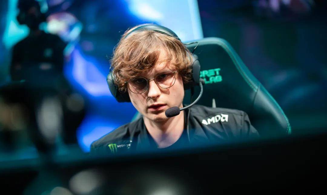 HKA血洗PSG，Hanssama团战一打五顶尖较量2025世界赛，点燃全场激情的简单介绍